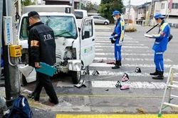 Xe tải lao vào nhóm trẻ mẫu giáo khiến nhiều người nhập viện
