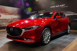 Mua sedan hạng C với 900 triệu - chọn Mazda3 hay Honda Civic?