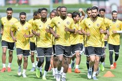 Việt Nam vs UAE: Với Bert van Marwijk, UAE sẽ đá phòng ngự phản công ở Mỹ Đình?