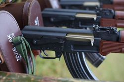 Tự hào súng AK báng nhựa Việt Nam được Nga khen ngợi hết lời