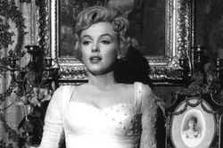 Marilyn Monroe bị ''thủ tiêu'' vì làm gián điệp cho Liên Xô?