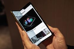 Galaxy Fold 2 sẽ dùng kính cường lực siêu mỏng độc quyền