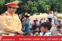 Gần 800 học sinh Lộc Hà được giáo dục Luật Giao thông đường bộ