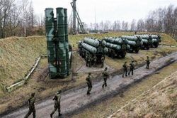 Mỹ khoe cách trực thăng qua mặt S-400