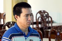 13 năm 6 tháng tù cho đối tượng hiếp dâm cháu họ