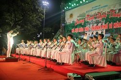 Người chiến sĩ - nghệ sĩ bước ra một sân khấu gần nhất với người dân