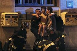 Những bức ảnh gợi lại ký ức bi thương vụ tấn công khủng bố Paris năm 2015