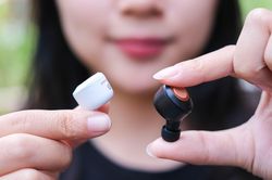 Tai nghe không dây giá 2 triệu đồng cho người không thích AirPods