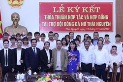 Bầu Hiển 'giải cứu' đội bóng đá nữ Thái Nguyên