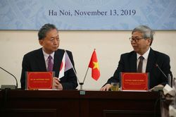 Nguyên Thủ tướng Nhật Bản Hatoyama Yukio thăm và làm việc tại Liên hiệp Hội Việt Nam