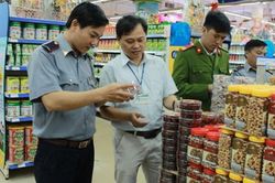 Bộ Y tế: Kiểm tra gắt gao an toàn thực phẩm Tết