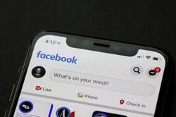 Ứng dụng Facebook trên iPhone 'lén' mở camera ở chế độ nền, cập nhật ngay phiên bản mới nhất để vá lỗi