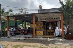 Bị hàng xóm chém chết khi đang ngủ trưa trên võng