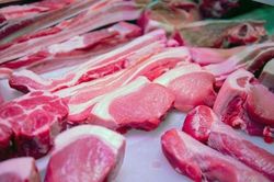 Triển khai nhiều giải pháp bình ổn giá thịt lợn