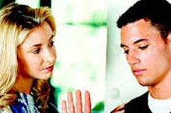 Chưa đến Tết đã bị vợ bóng gió gây áp lực không về quê nội