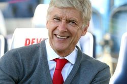 'Giáo sư' Wenger bất ngờ có công việc mới