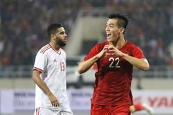 Xuất sắc hạ UAE, Việt Nam vượt Thái Lan để dẫn đầu bảng G