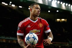 Nhờ Mourinho, MU được ưu tiên mua lại Memphis Depay