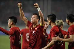 CĐV Thái Lan: 'Hãy nhìn tuyển Việt Nam đi, họ quá mạnh'