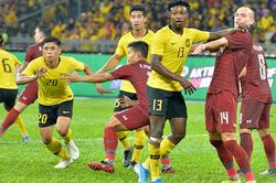 Malaysia 2-1 Thái Lan: Bị ngược dòng, người Thái mất ngôi đầu vào tay Việt Nam