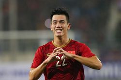Tiến Linh chia sẻ cảm súc sau cú sút xuất thần thắng 1-0 trước UAE