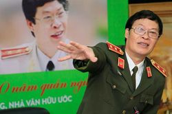 Nhà văn Hữu Ước: Nhiều ngôi sao xin hát đêm thơ nhạc họa của tôi!
