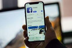 Facebook phát hành bản cập nhật vá lỗi mở camera trong iPhone