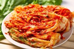 Đa số người dân Hàn Quốc tự muối kimchi thay vì mua sẵn