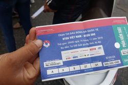 Giá vé 'chợ đen' trận Việt Nam - UAE hạ nhiệt