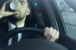 Mẹo vặt chống buồn ngủ khi lái xe mà tài xế nào cũng cần biết