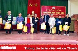 Bí thư Đảng ủy Khối các cơ quan tỉnh Trịnh Tuấn Sinh dự Ngày hội Đại đoàn kết toàn dân tộc tại khu dân cư thôn 1 Yên Trường, xã Thọ Lập