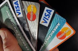 Tiền rẻ, người dân Mỹ đang ngồi trên núi nợ 14 nghìn tỷ USD