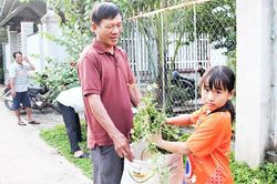 Đồng bào dân tộc thiểu số huyện Xuân Lộc: Góp sức xây dựng nông thôn mới