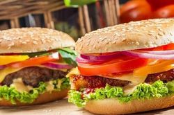 Hamburger - món Tây trên đất Việt được nhiều người yêu thích