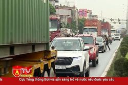 Ẩn họa từ những thùng container 'bay' trên đường