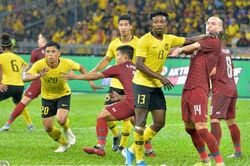 Thua ngược trước ĐT Malaysia, ĐT Thái Lan mất ngôi đầu bảng