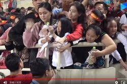 Duy Mạnh tìm bạn gái, thầy Park động viên từng học trò sau chiến thắng trước UAE