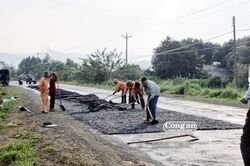 Chấm thầu dự án sửa chữa mặt đường thuộc đường Hồ Chí Minh: Có hay không khuất tất?