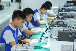Có tay nghề và ngoại ngữ - ưu thế cho tìm việc làm