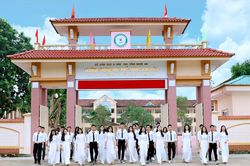 Ươm mầm tri thức trên quê hương Bác