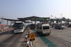 Bộ GTVT: Tỷ lệ xe ôtô dán thẻ thu phí tự động không dừng quá thấp