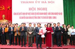 Thành ủy Hà Nội công bố quyết định hợp nhất hai đảng bộ khối