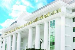 Sinh viên ĐH Sư phạm TP.HCM tố giảng viên đi du lịch, không dạy học