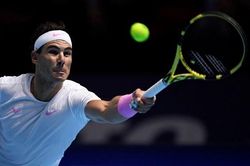 Nadal dừng bước ở ATP Finals dù thắng Tsitsipas