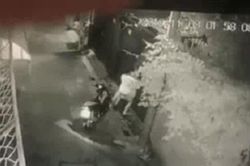 Đi chơi khuya về cô gái đen đủi gặp phải nhân vật này