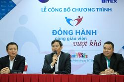 Nhiều giáo viên nghèo, gặp bạo bệnh vẫn quyết tâm theo nghề