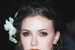 Ảnh thời trẻ đẹp như tiên nữ của 'biểu tượng gợi cảm' Scarlett Johansson