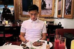 Văn Hậu lãng mạn ăn tối cùng bạn gái nóng bỏng sau tin đồn chia tay