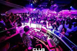Đi Bar quẩy hết mình, cô gái đẻ rơi con 'hết hồn'