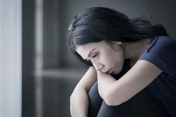Bỏ con ốm đi với nhân tình cả tháng, vừa trở về chồng hoảng hốt tưởng vào nhầm nhà, sốc hơn là chiếc xe sang đỗ 'xịch' trước cửa đón vợ con